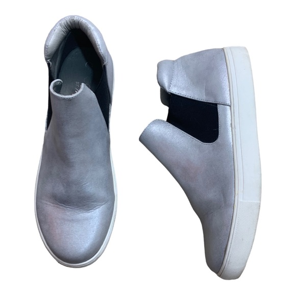 Coconuts by Matisse. Harlan Booties. Color is Silver EUC sz 10 - Picture 5 of 7